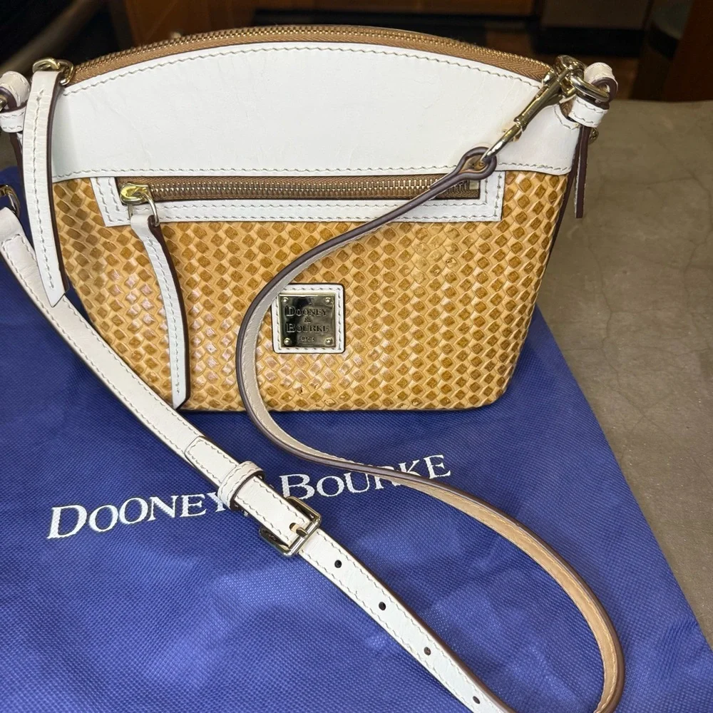 Dooney & Bourke Italian Leather Beacon Woven Domed White & Tan Crossbody Purse - Picture 1 of 9